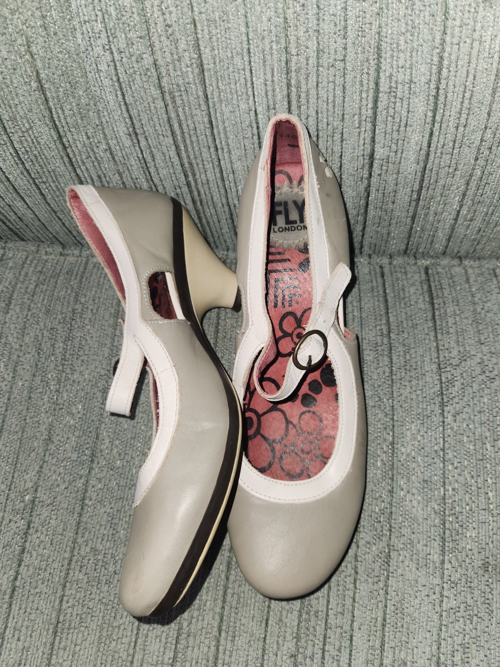 🍉Fly London 39 Grey Mary Jane